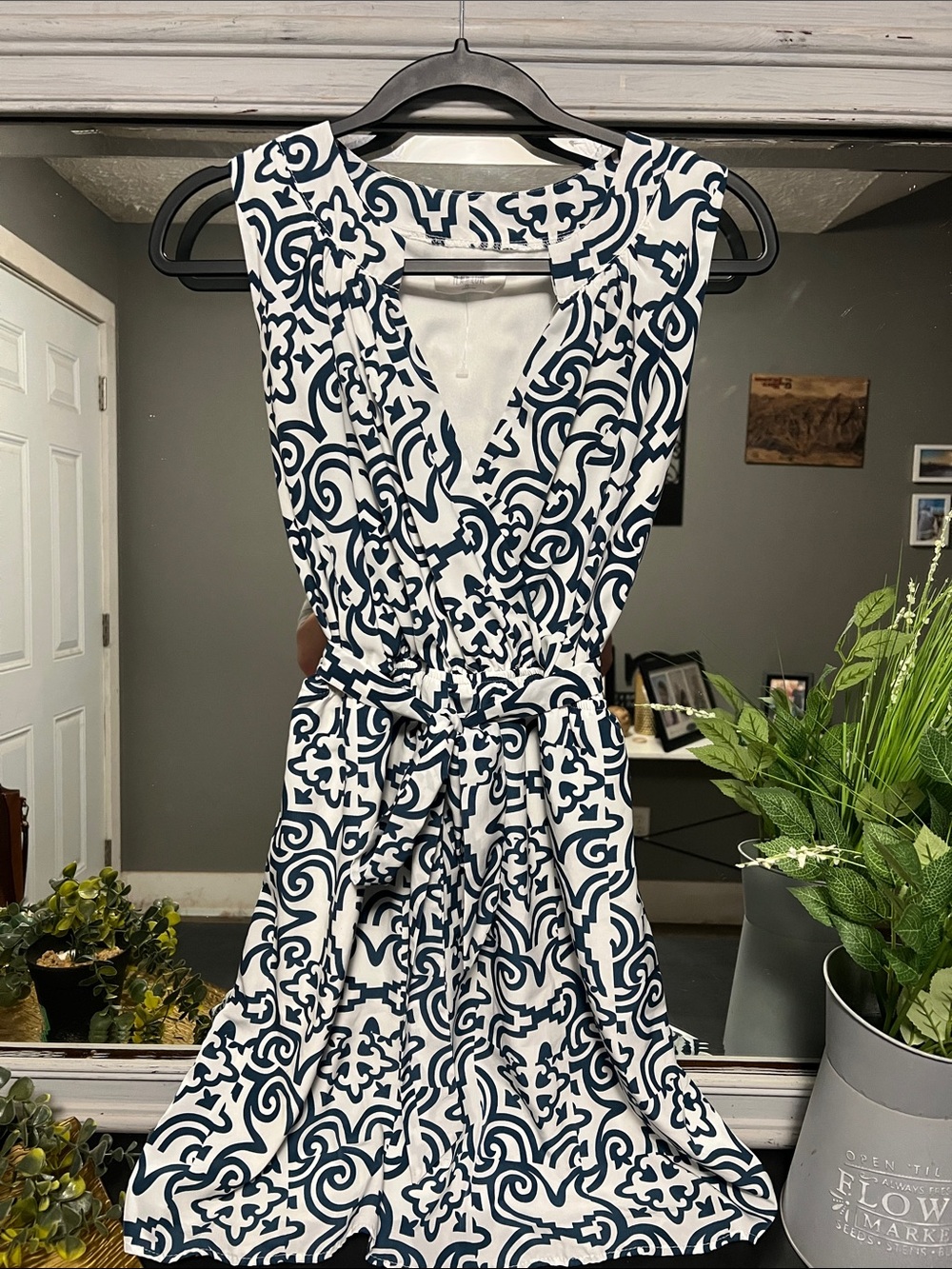 White and Navy Printed Sleeveless Elastic Waist Dress with Tie
